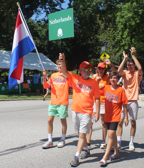 Dutch Community in Parade of Flags at One World Day